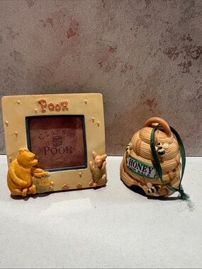 Vintage Disney Classic Pooh Kids Honey Frame & Beehive Ornament Set - Yellow